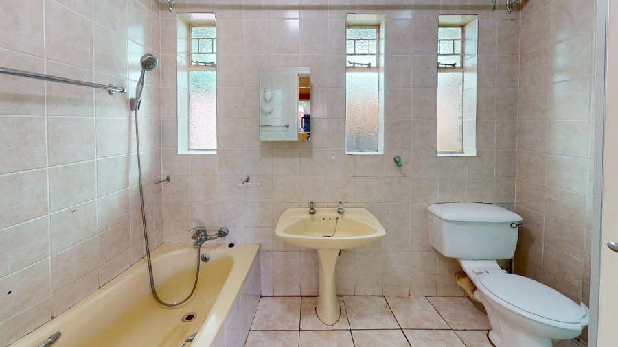 28 Bedroom Property for Sale in Kannoniers Park North West